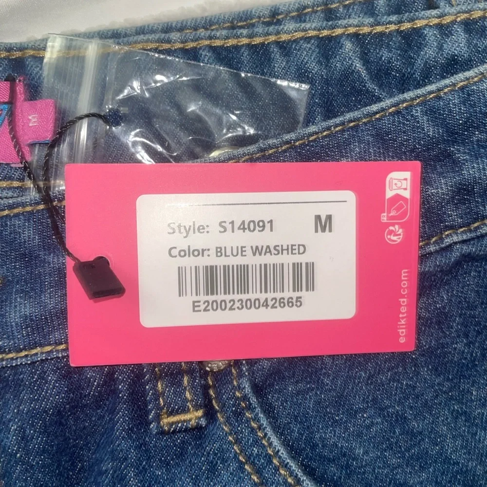 Petite Raelynn Washed Low Rise Jeans - Picture 5 of 5